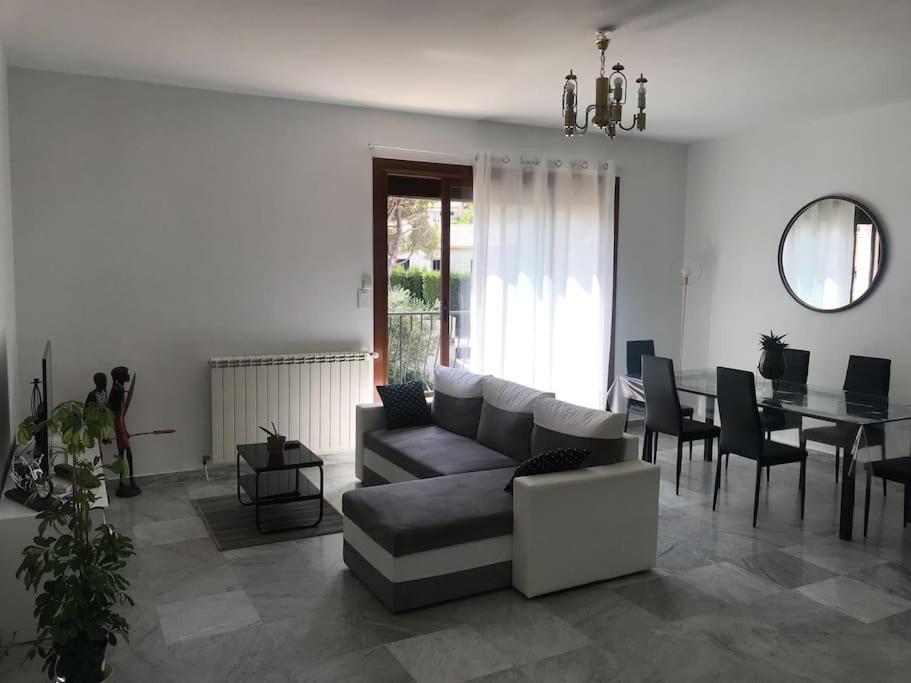 Haut De Maison Entierement Renove Avec Garage Carnoux-en-Provence Esterno foto